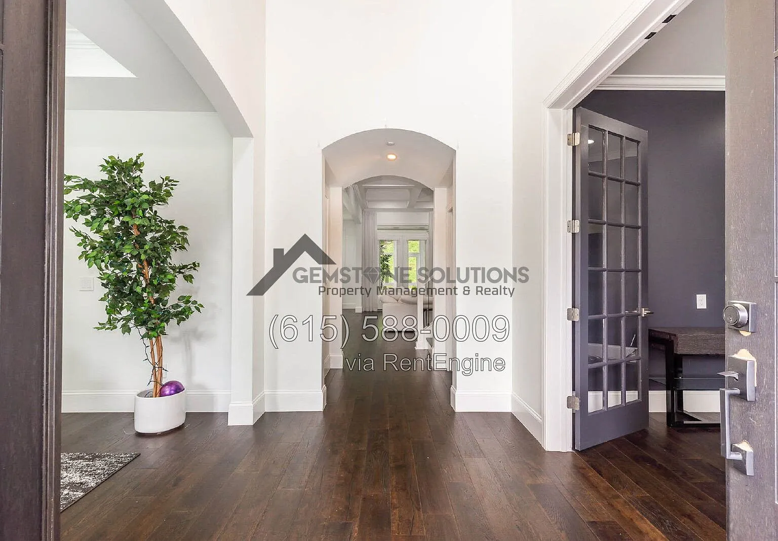 5 bed, 5.0 bath, 4855 sqft, $7,700 — Photo 3