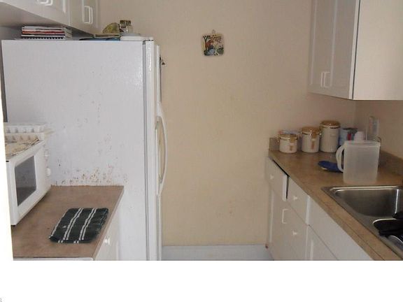 4th image of 2204 Gladiola Dr #101