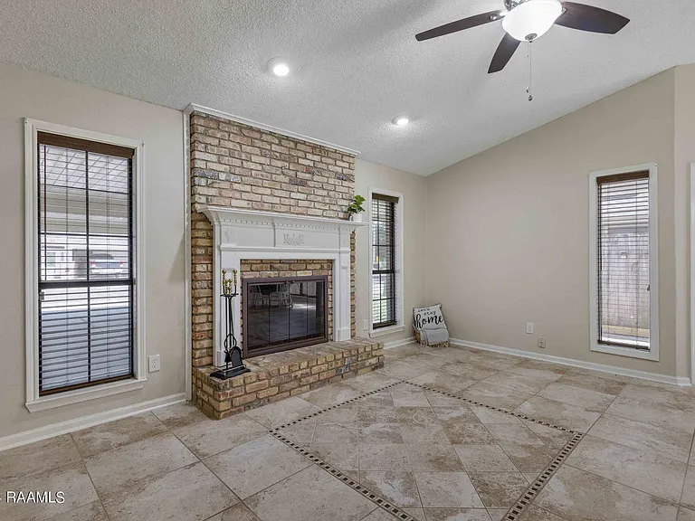 103 Wadsworth Dr #A — Photo 7
