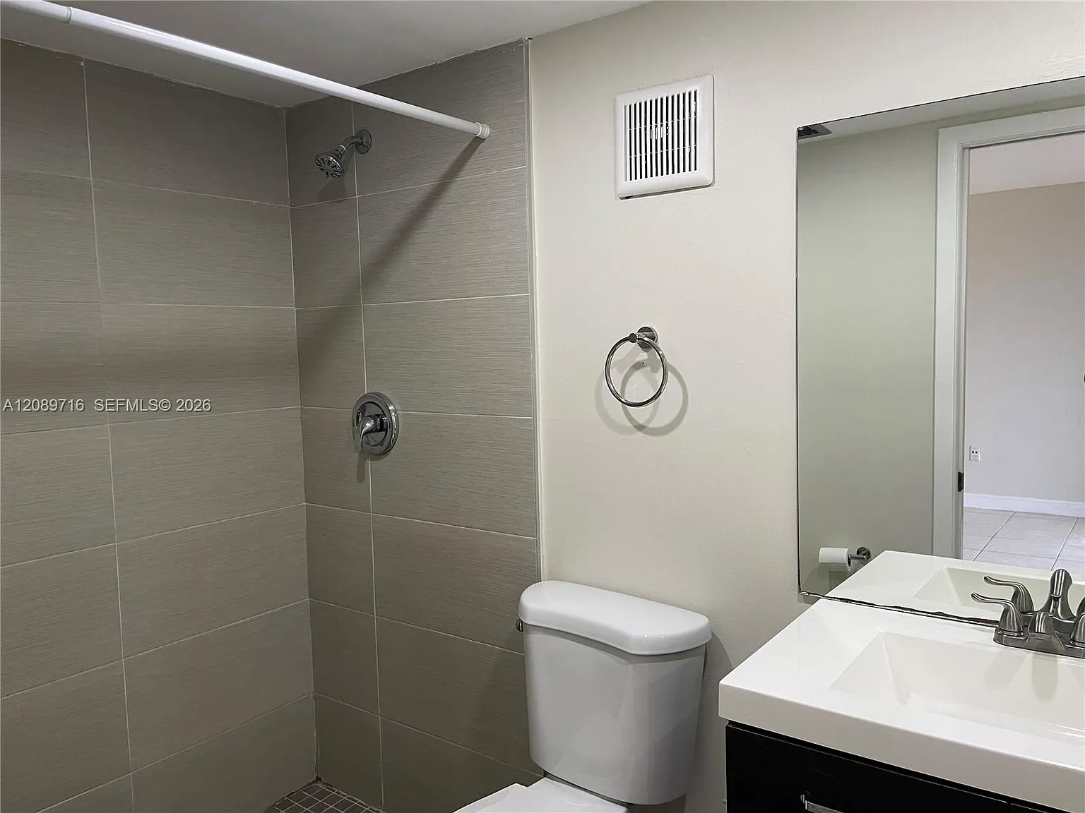 Horizons West Condo #10 — Photo 4