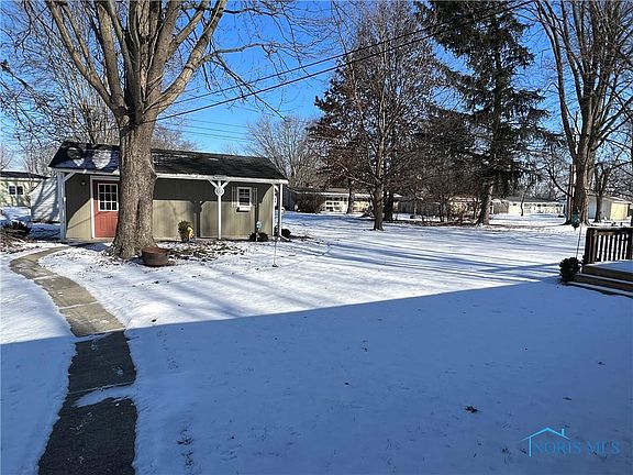5th image of 216 Wyandotte Ave