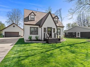 1121 W Bell Ave, Howards Grove, WI 53083