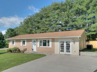 7701 Brooklyn Rd, Radford, VA 24141