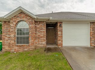 Dakota Tail 83, Farmington, AR 72730