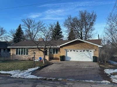 842 Fir Ave, Bird Island, MN, 55310