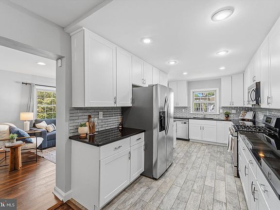 4th image of 2903 Harrison Rd
