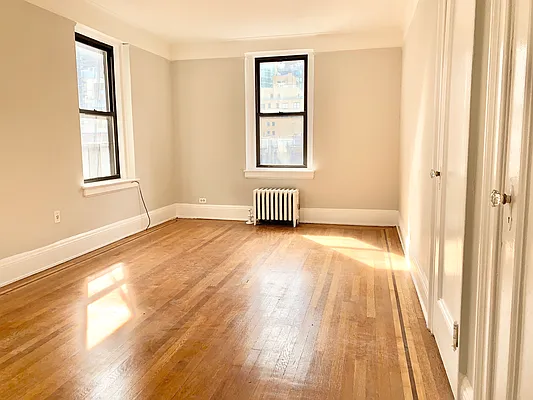 Rented by Arwell Realty | media 17