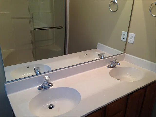 128 Willowbend Ln — Photo 9
