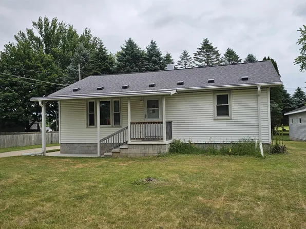 817 High St, Wild Rose, WI 54984