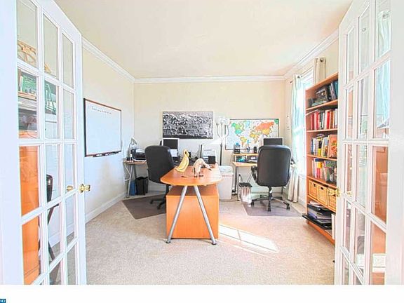 4th image of 30 Wick Dr
