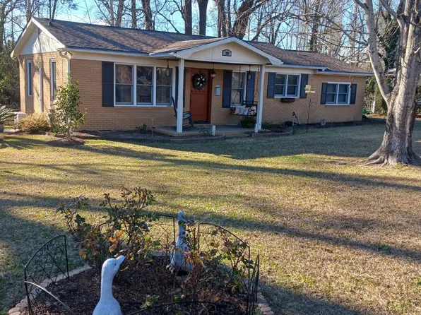 209 Happiness Dr, Swainsboro, GA 30401