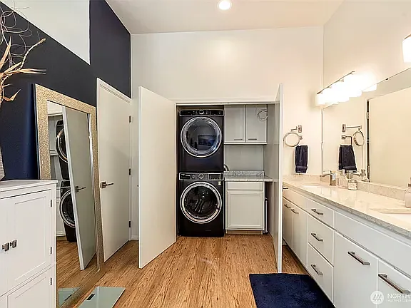 219 Tracy Ave N #202 — Photo 23