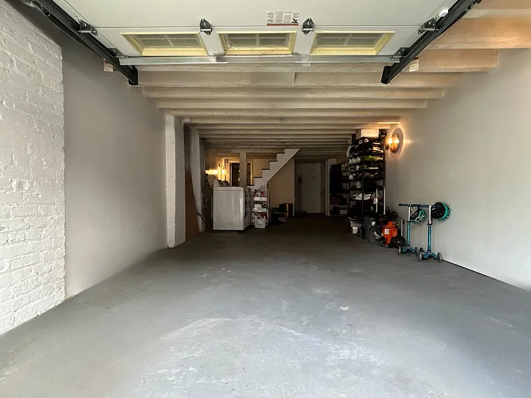 66 Irving St — Photo 22