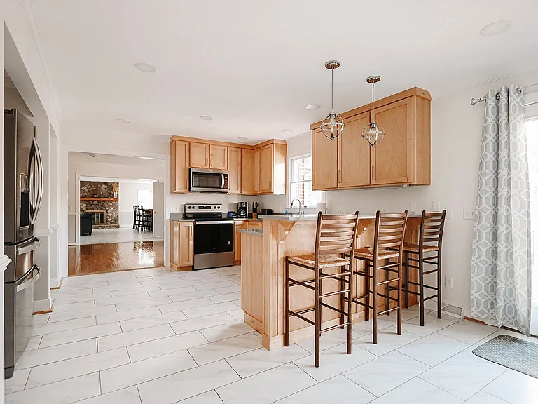 589 Moore Rd #B — Photo 10