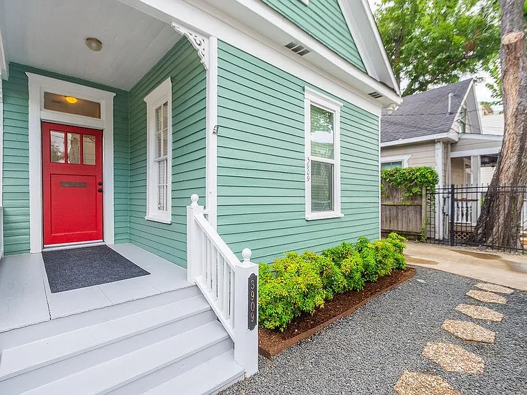 3909 Barnes St — Photo 1