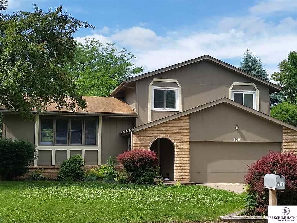 1st image of 830 Crest Dr