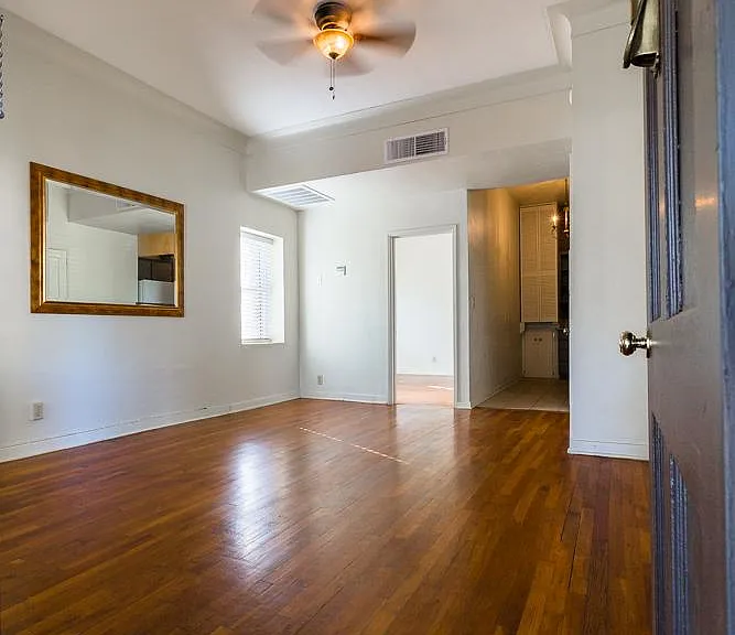 348 S 6th Ave — Photo 8