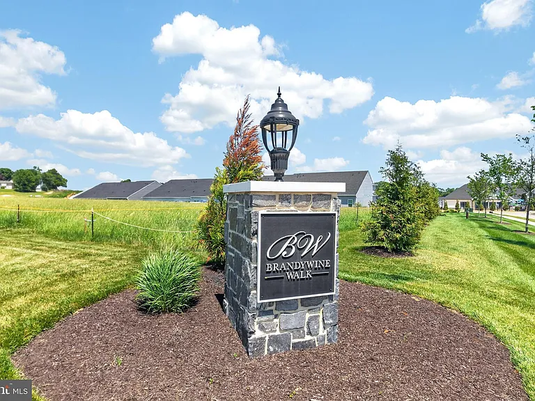 1422 Gilray Dr — Photo 42
