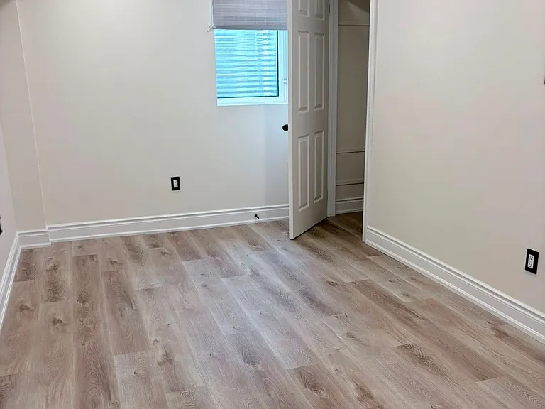 158 Wainscot Ave #BASEMENT — Photo 23