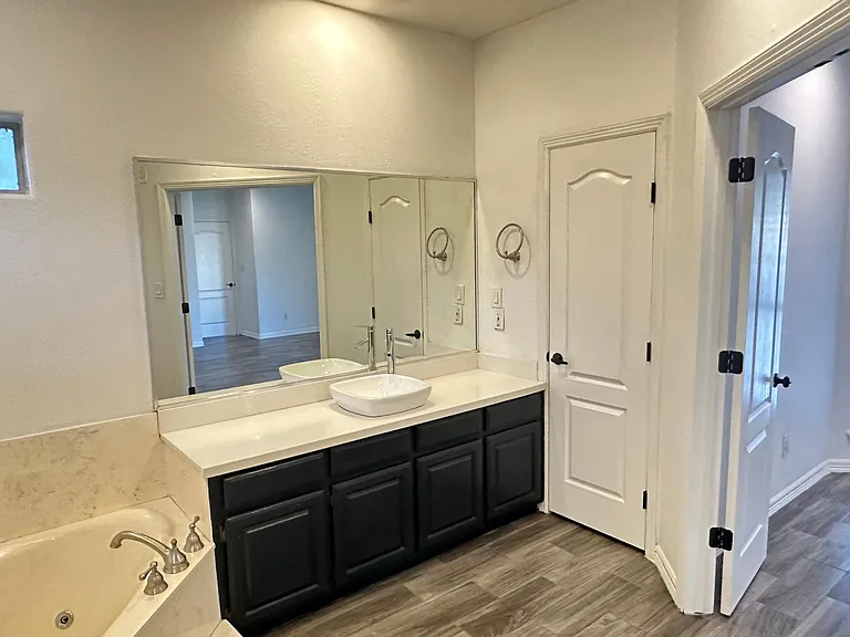 5343 Rustic Manor Dr — Photo 9