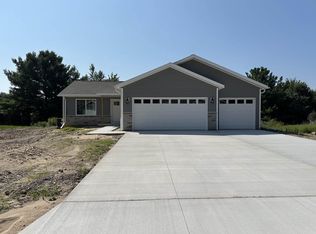 816 Stoneridge Dr, Mosinee, WI 54455
