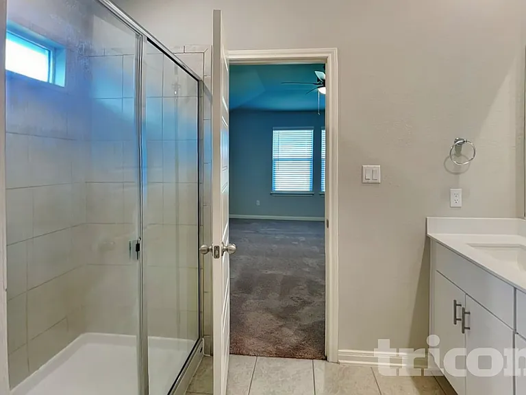 5811 Zoey Way — Photo 6