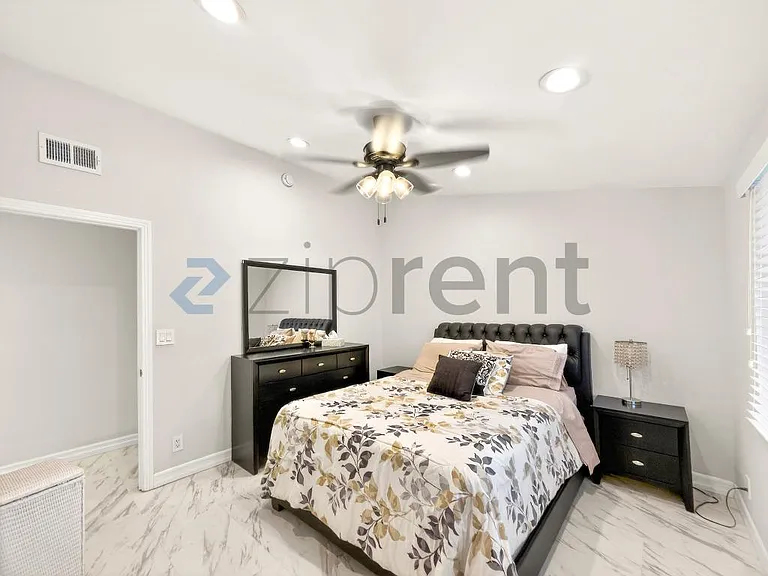 20520 Rhoda St #1 — Photo 24