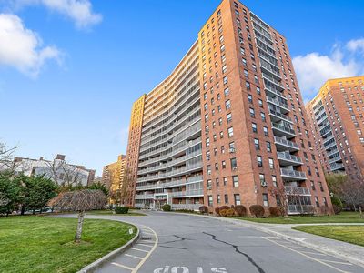 61-15 98th St APT 11F, Rego Park, NY, 11374