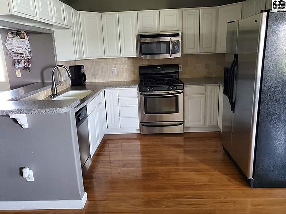 3rd image of 516 Eastland Ave