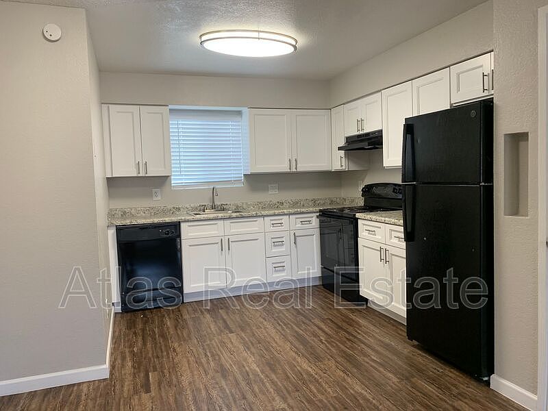 1st image of 465 W Ivyglen St APT 116