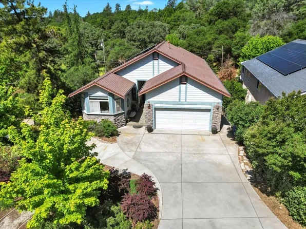 23158 Lone Pine Dr, Auburn, CA 95602