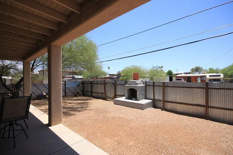 3 bed, 1450 sqft, $1,900 — Photo 2