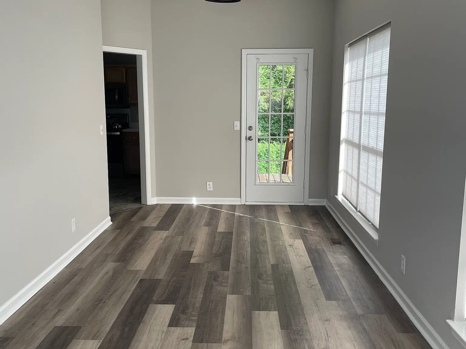 183 Breakwater Dr — Photo 3