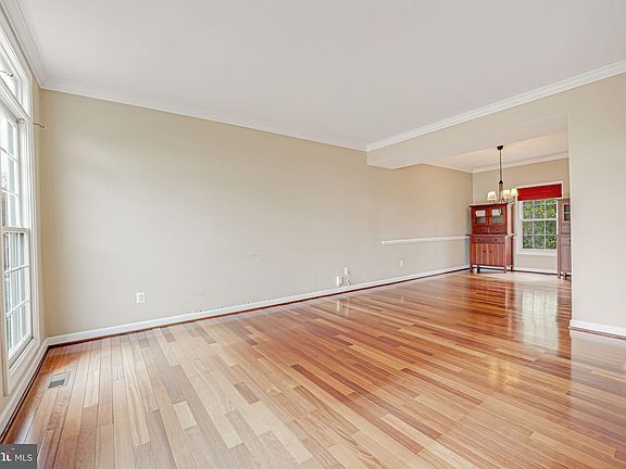 5th image of 1843 Strickland Ct