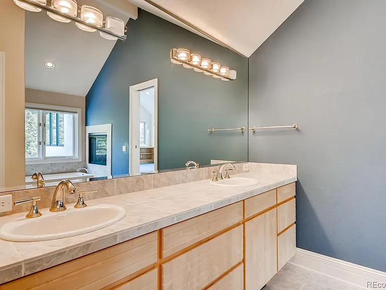 3883 Mountainside Trl — Photo 28