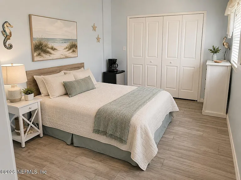 1710 Rowe Ave — Photo 14
