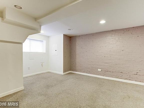 Please note: carpeting has been replaced with wood-look cera