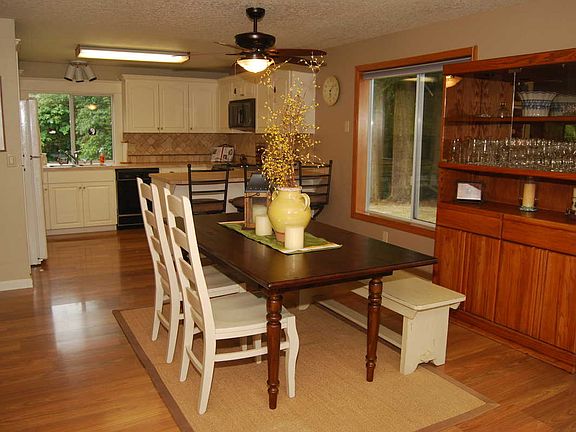 Dining Room / Kitchen