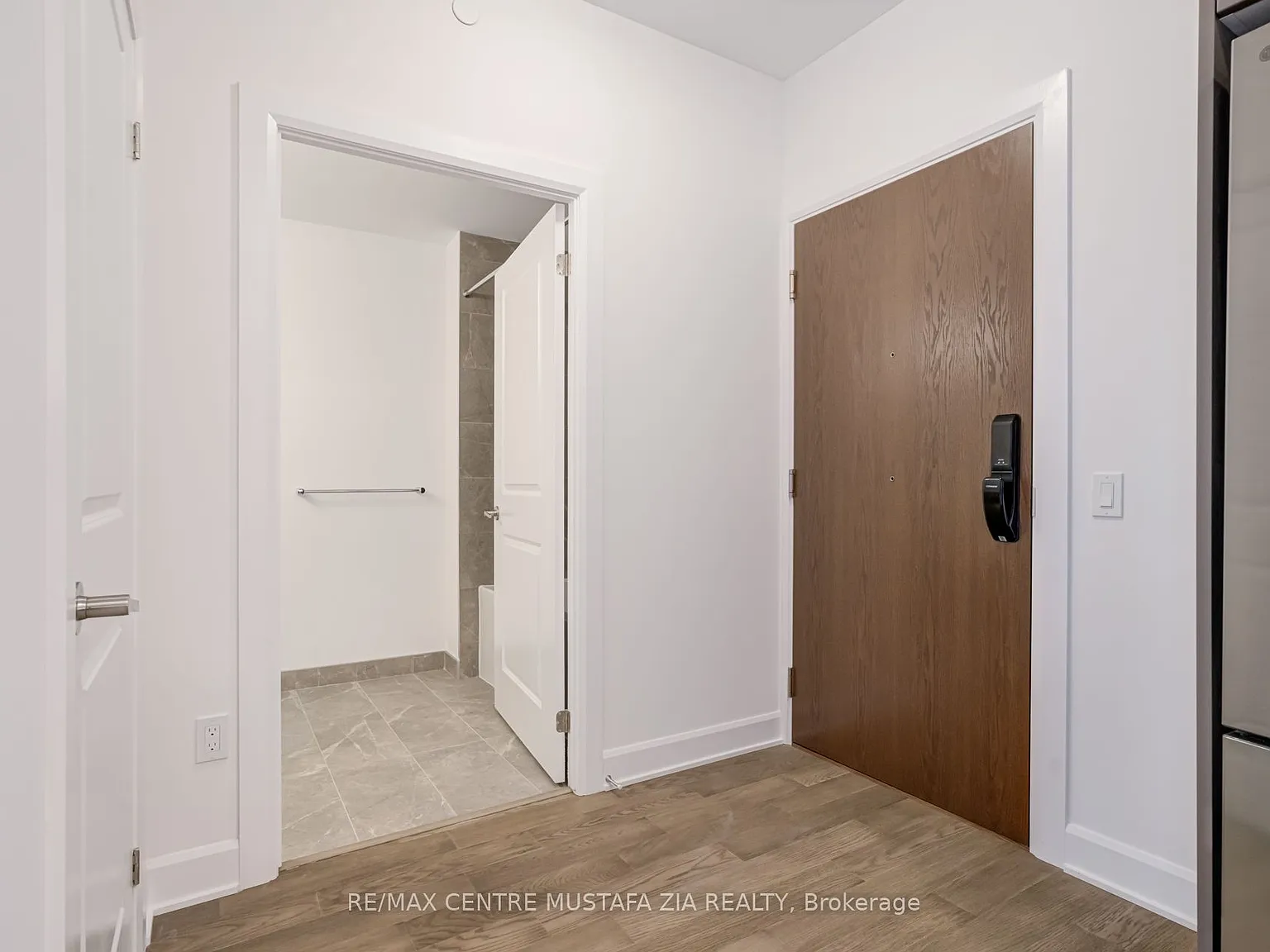 2 bed, $2,400 — Photo 4