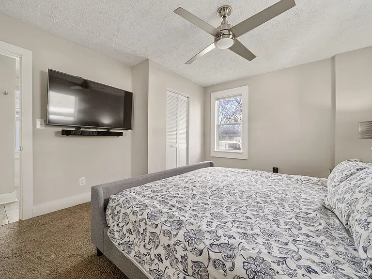 716 Siebert St — Photo 31