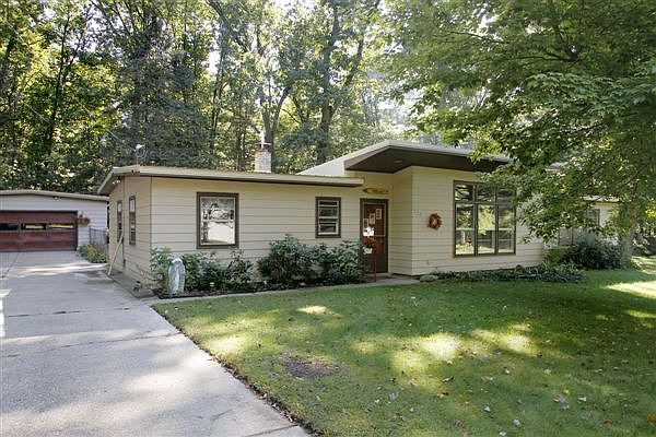 234 Lakeway Photo