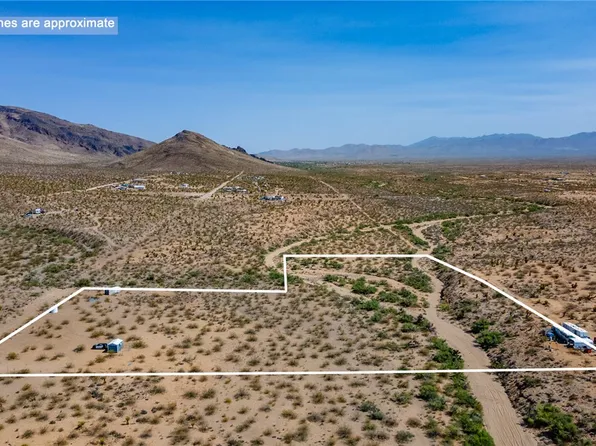 3 N Parker Rd, Golden Valley, AZ 86413