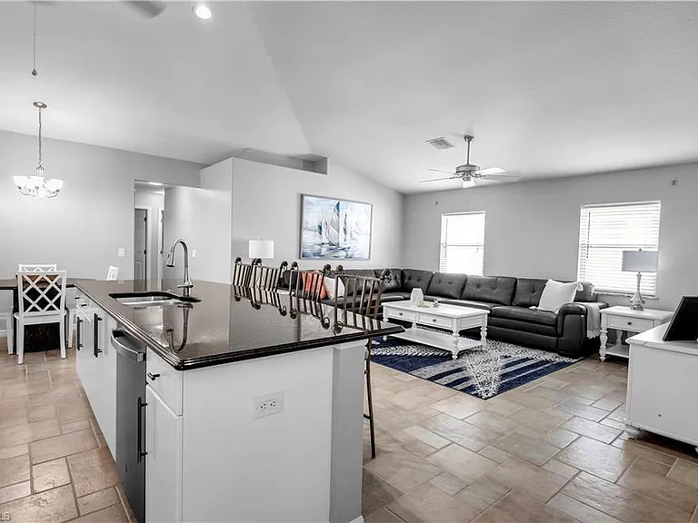 3142 SE 22nd Pl — Photo 9