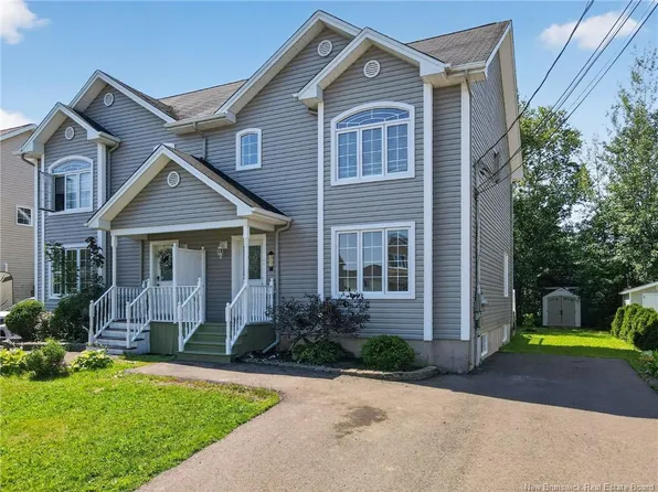 302 Lonsdale Dr, Moncton, NB E1G 0A8