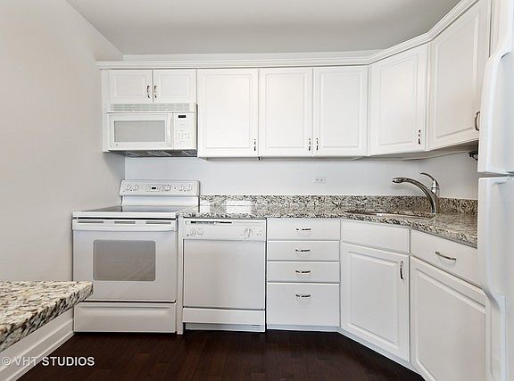 5th image of 2626 N Lakeview Ave APT 3405