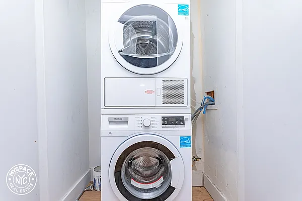 Rented by MySpaceNYC | media 15