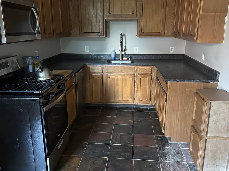 275 Plymouth Ave S #23 — Photo 4