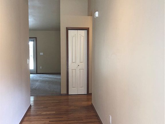 2nd image of 1654 Jodean Ct