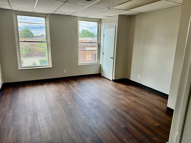 1187 1/2 W Broad St #1 — Photo 1