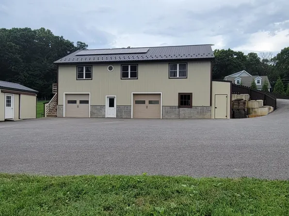 290 S Belmont Rd, Paradise, PA 17562